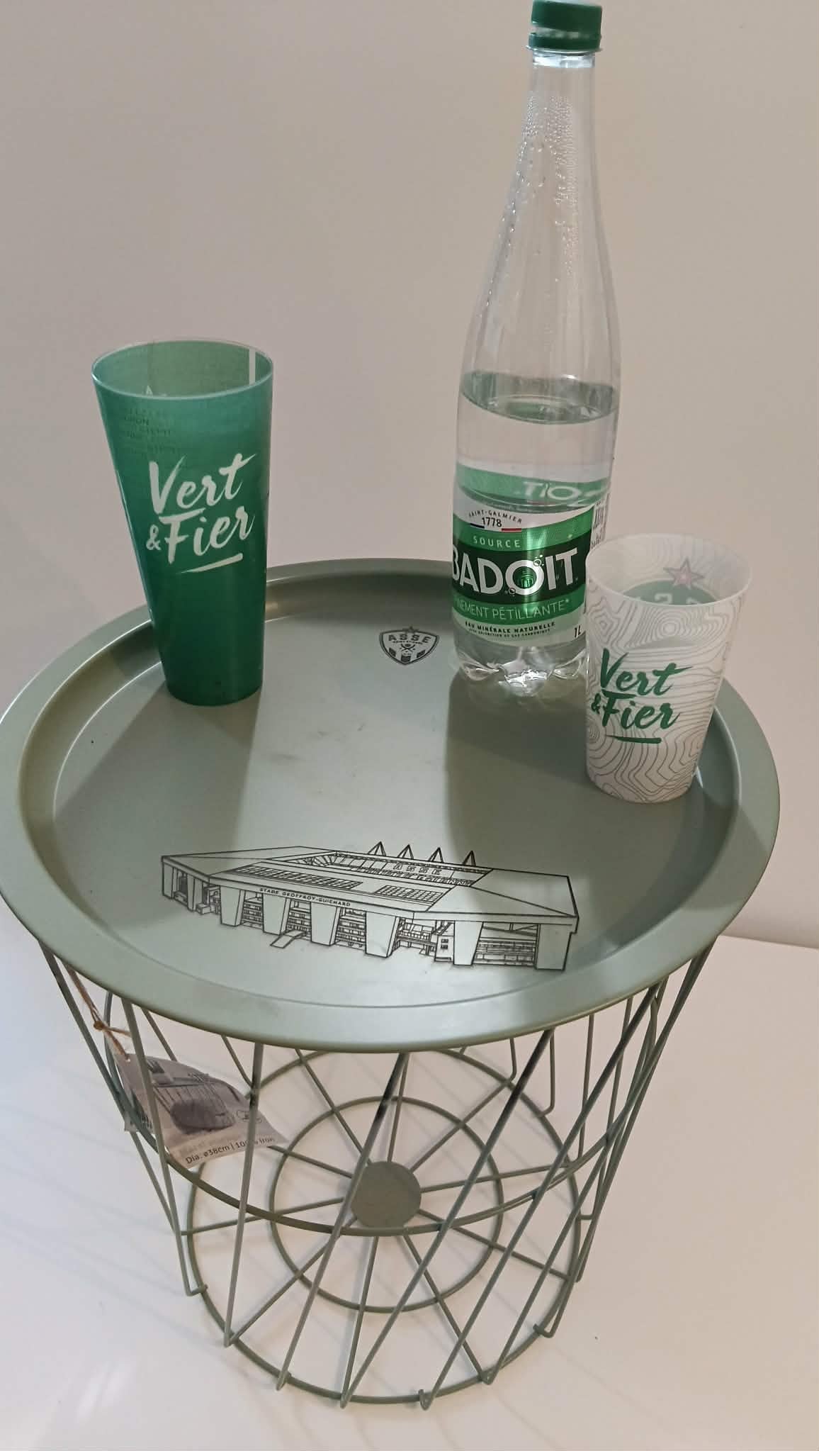 TABLE APERO